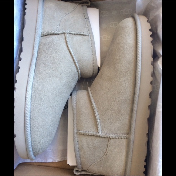 UGGCLASSIC ULTRA MINI boots